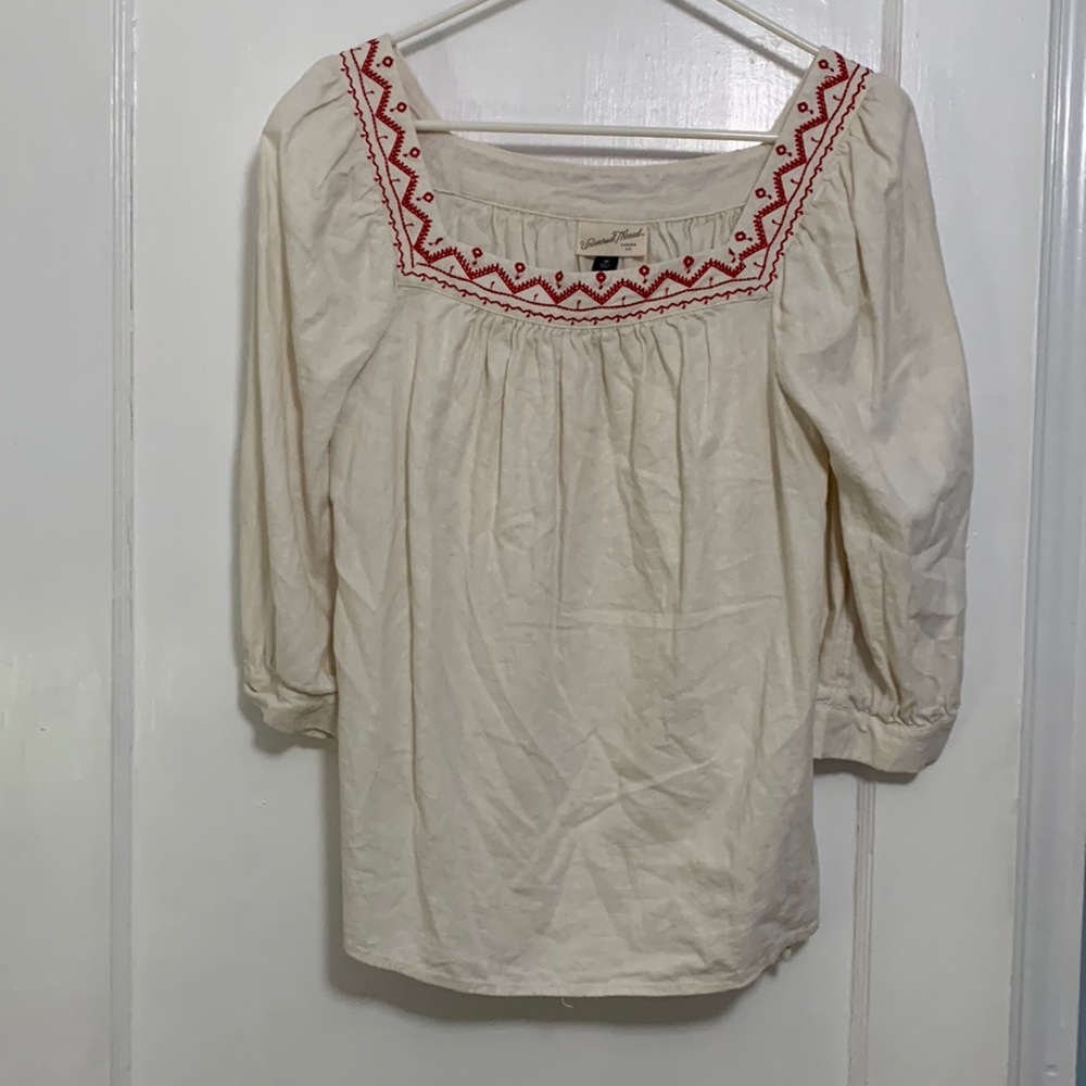 Universal Thread Offwhite top